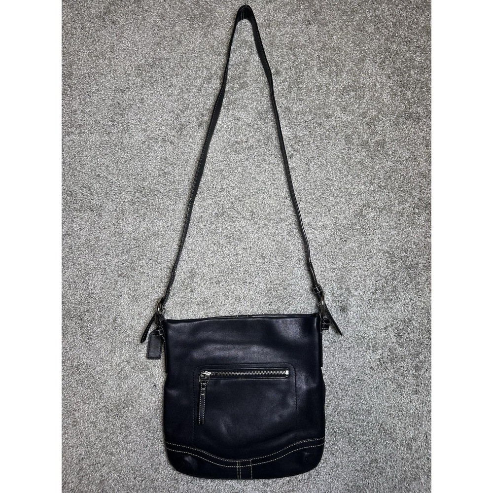 Coach Y2K Era Black Leather Shoulder Bag Purse F10938 Contrast Stitch EUC